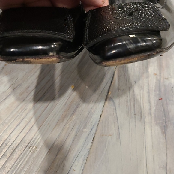 Elie Tahari blk patent leather pumps - Picture 12 of 12